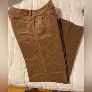 Woman’s corduroy pants size 6